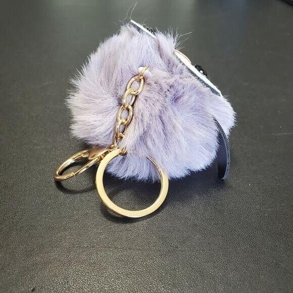 "I would love to hold your keys for you" - Picture 2 of 7